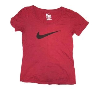 Burgundy Nike tee NWOT